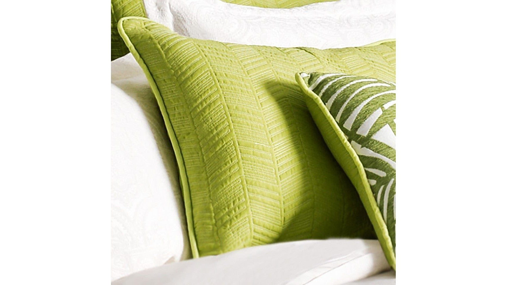 Capri - Queen Duvet Cover Set Set of 4 - Green / White