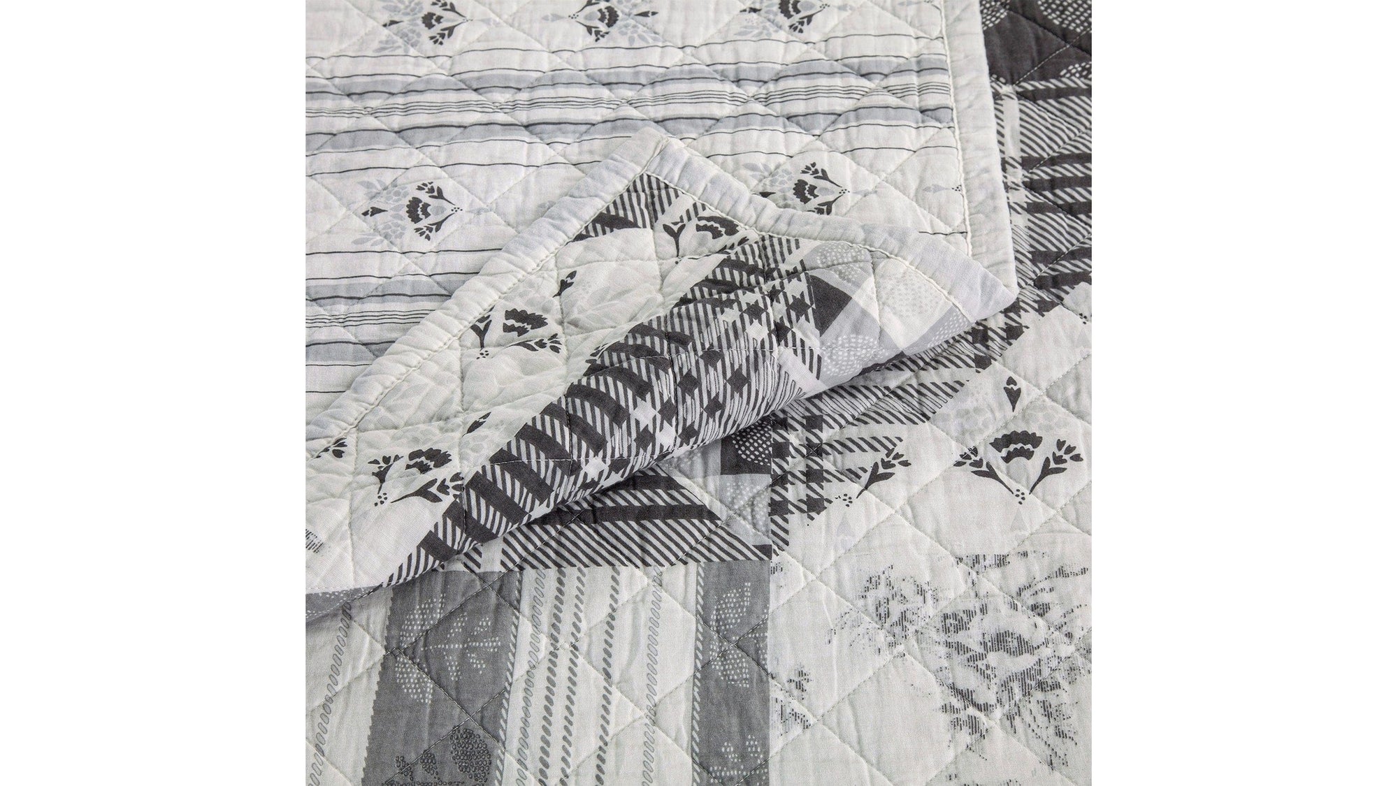 Patchwork Prairie - Twin Reversible Quilt Set Set of 2 - Black