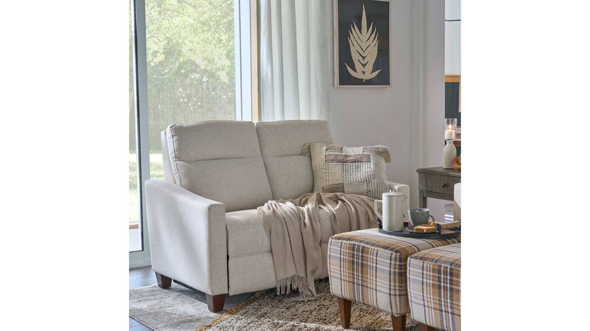 Quinault Power Reclining Loveseat w/ Headrest