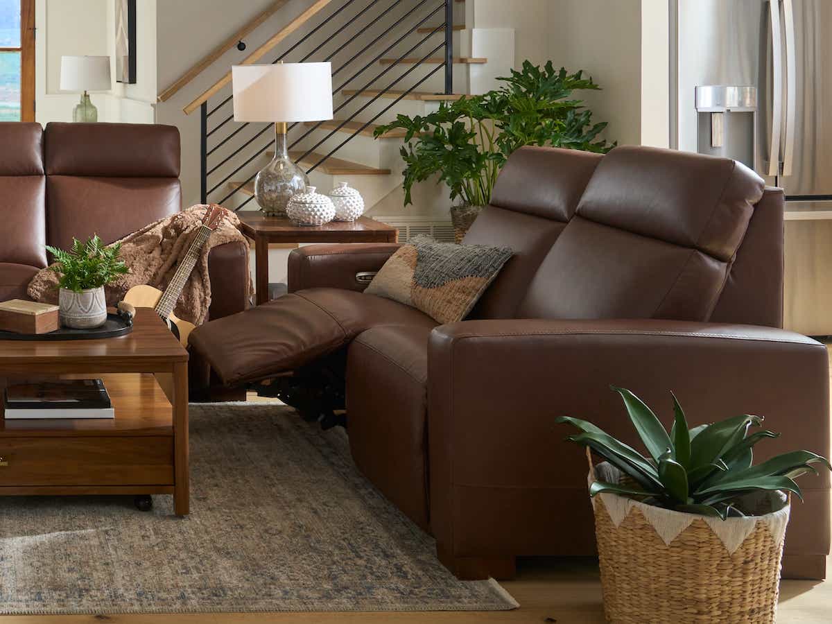 Acadia Power Reclining Loveseat w/ Headrest