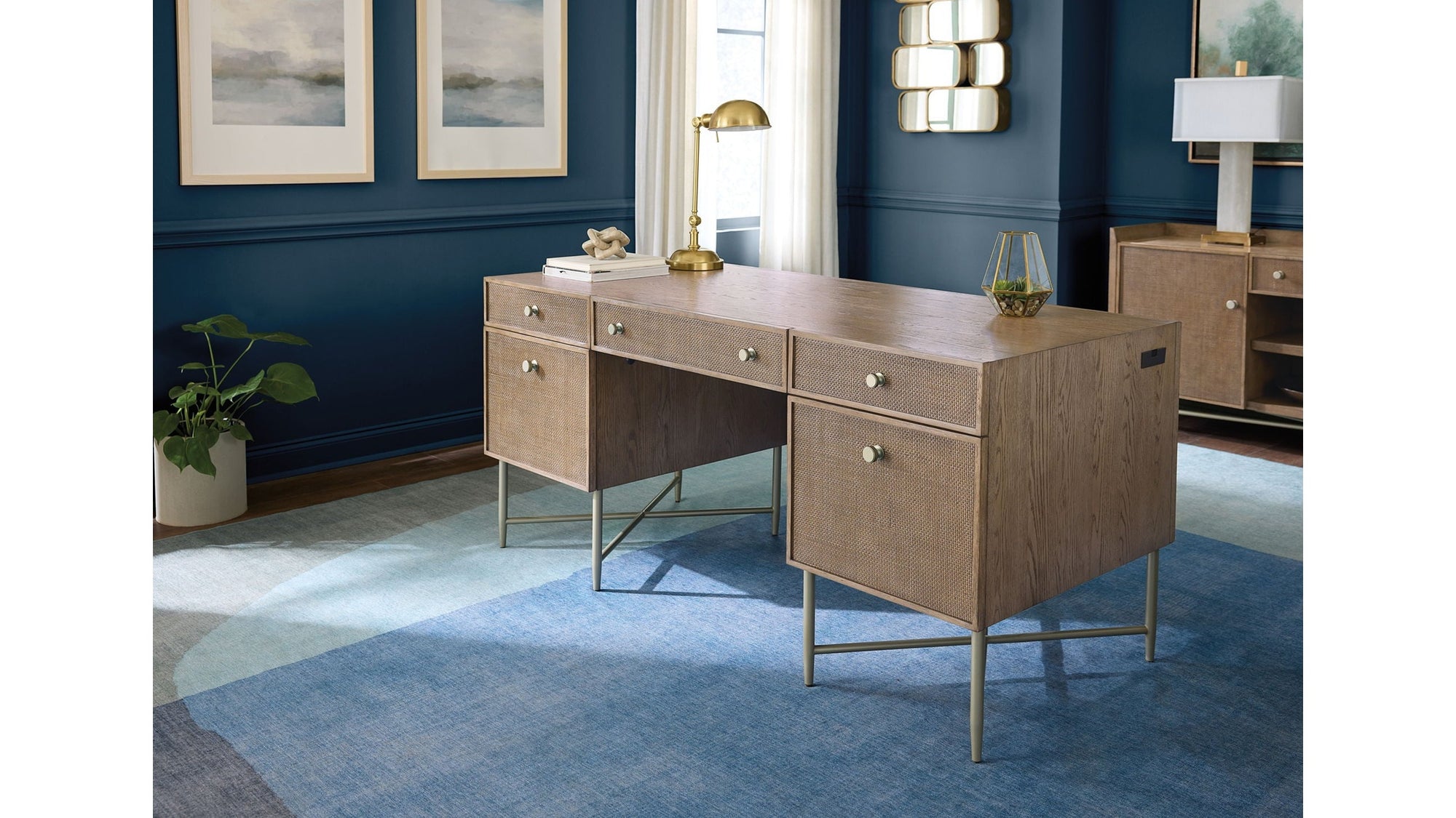 Sonnet - Sonnet Executive Desk - Dark Gray