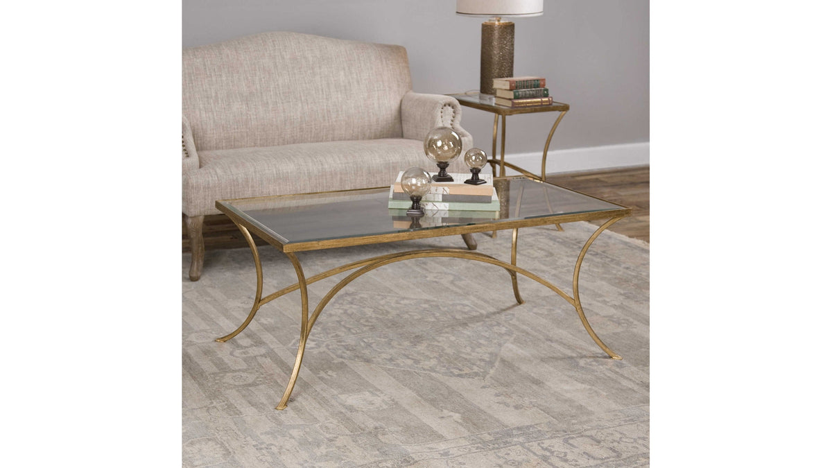 Alayna - Table