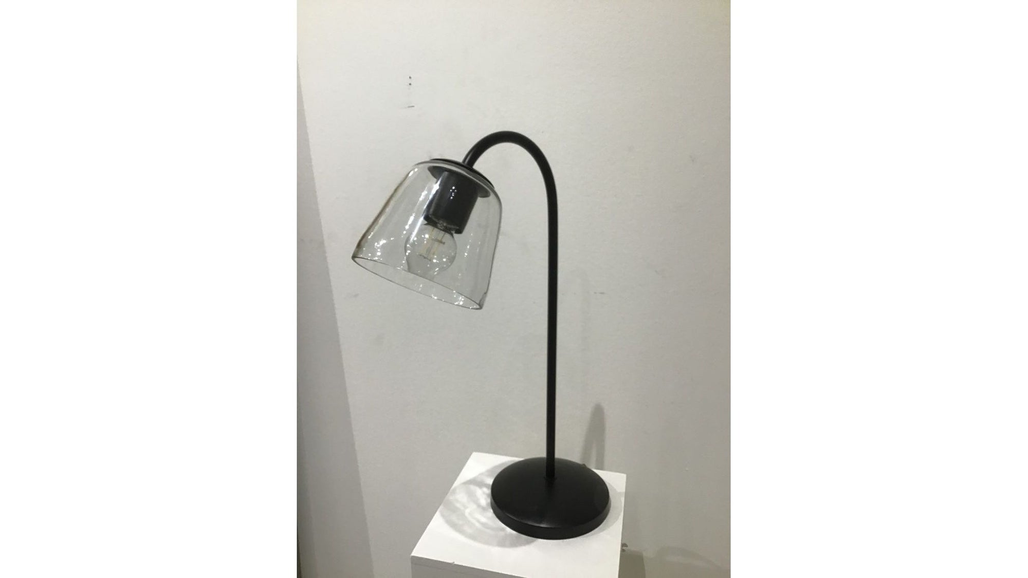 Veen - Desk Lamp - Black
