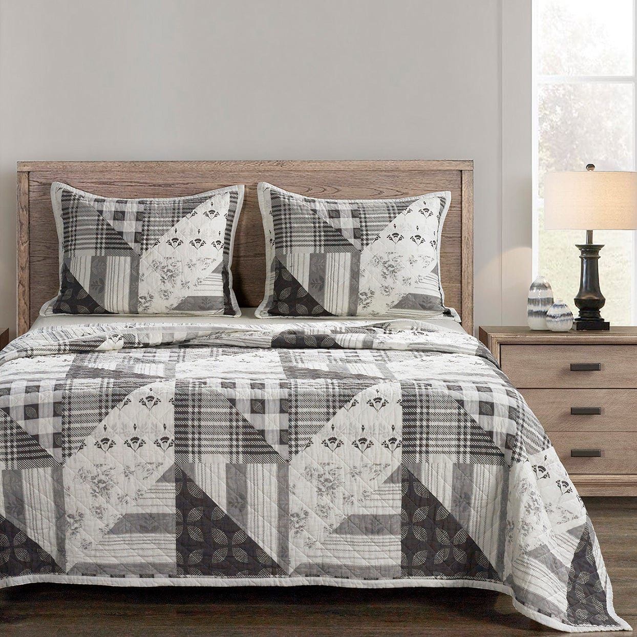 Patchwork Prairie - Twin Reversible Quilt Set (Set of 2) - Black