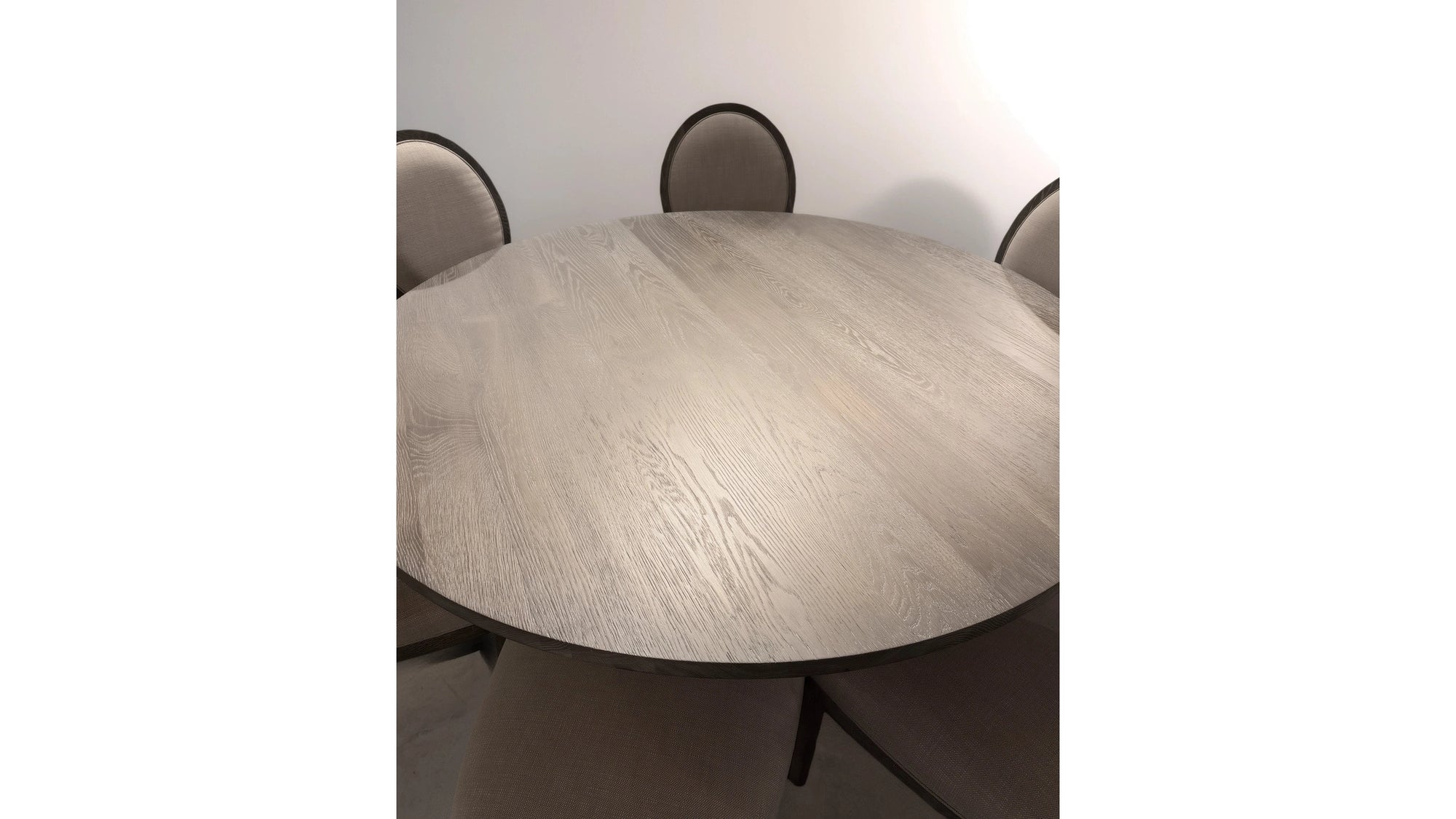 Final Closeout: Bassett True Custom Round Dining Table Set