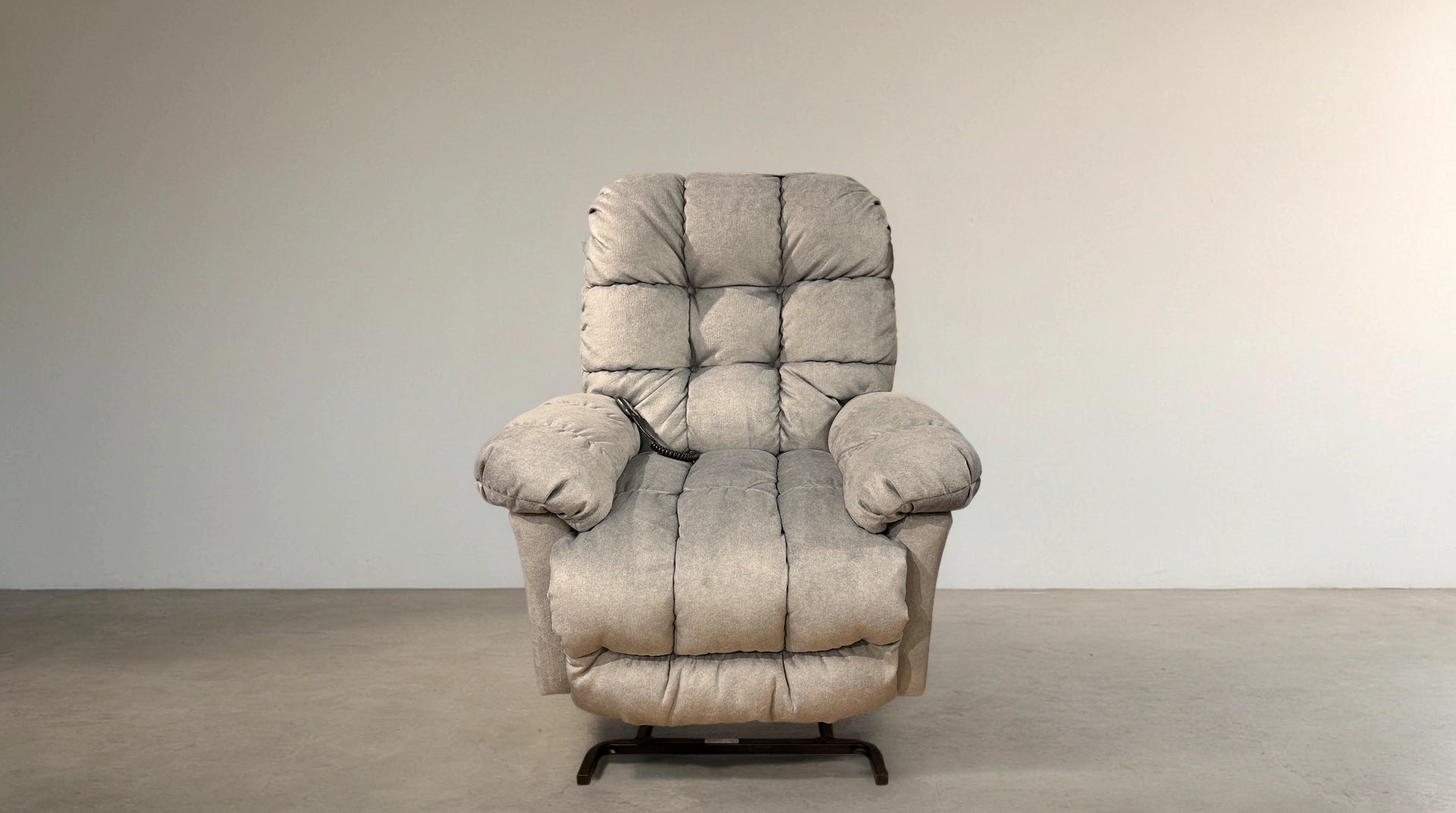 Final Closeout: Brosmer Lift Recliner