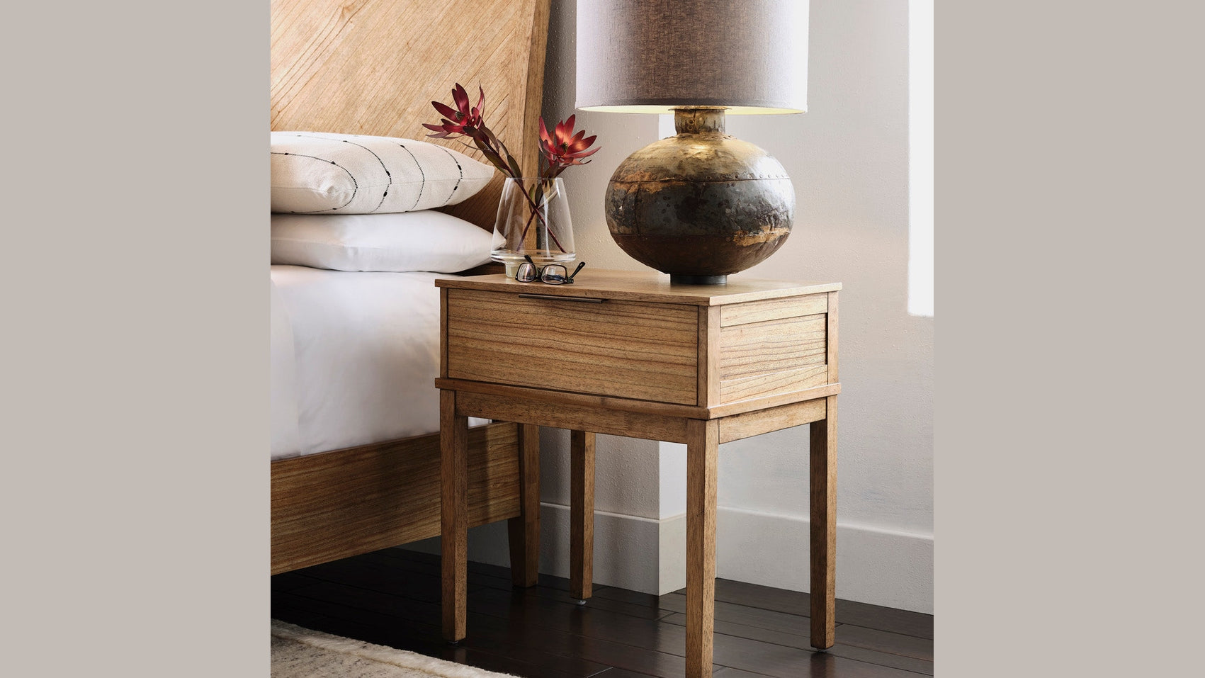 Cyrus Collection 1 Drawer Nightstand