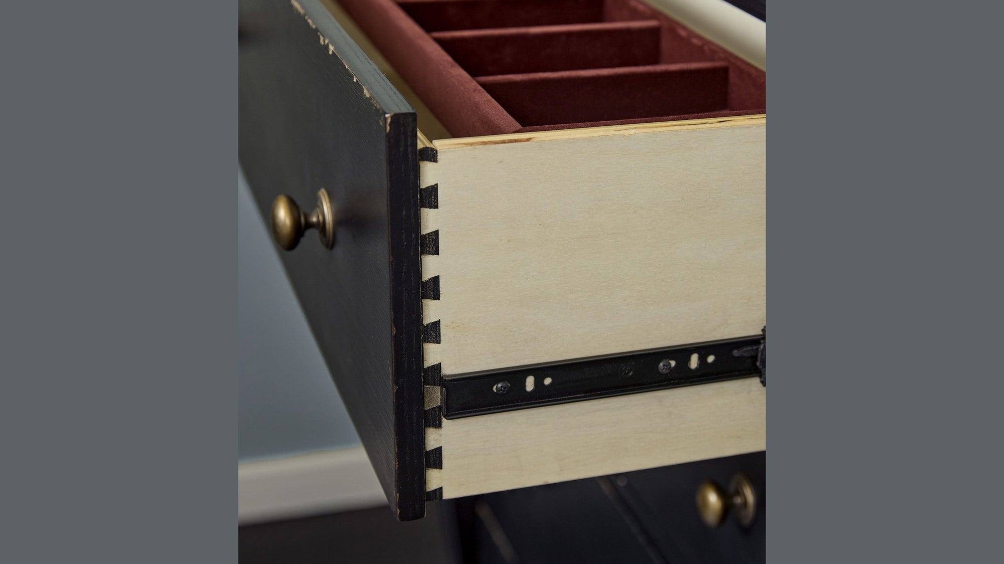 Caroline Collection Chest