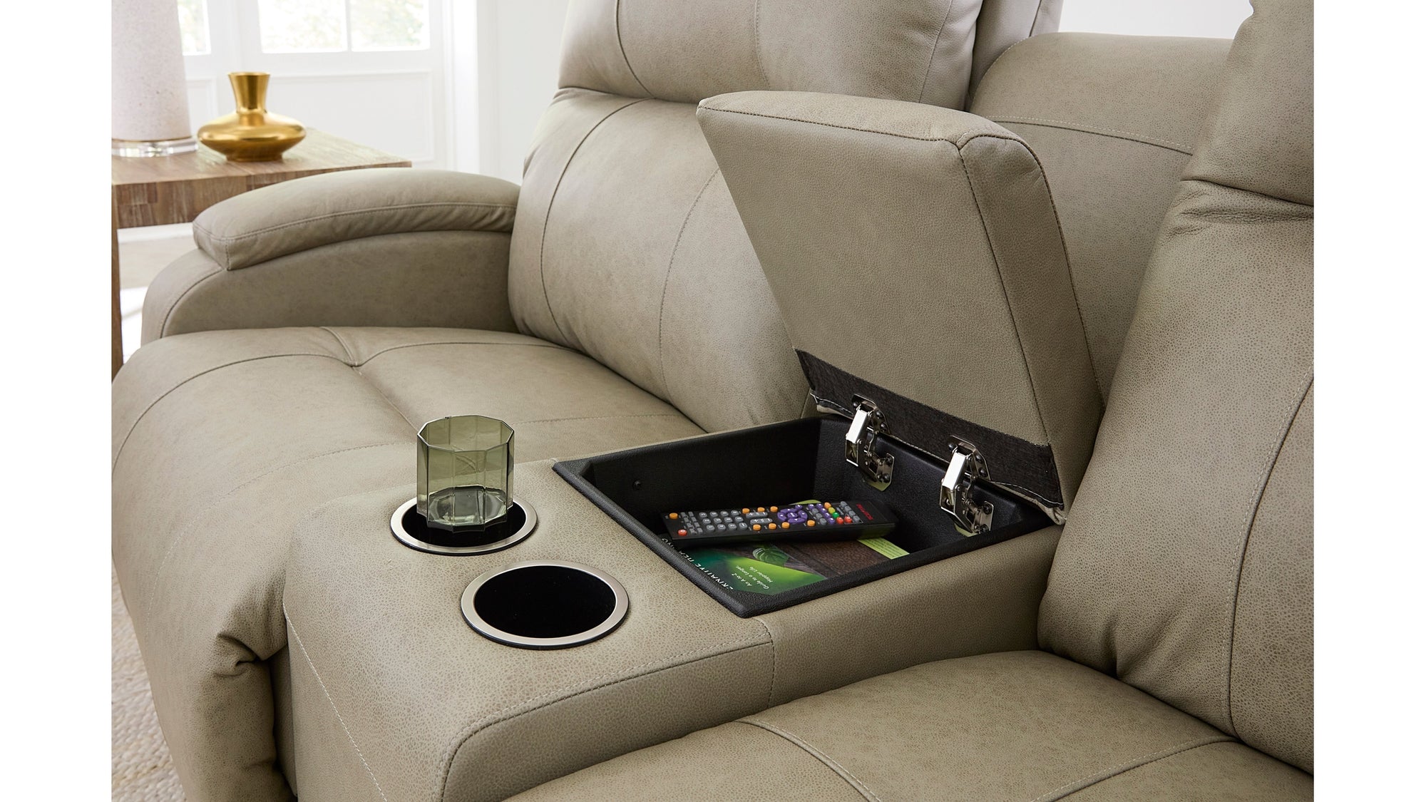 Maverly Reclining Loveseat