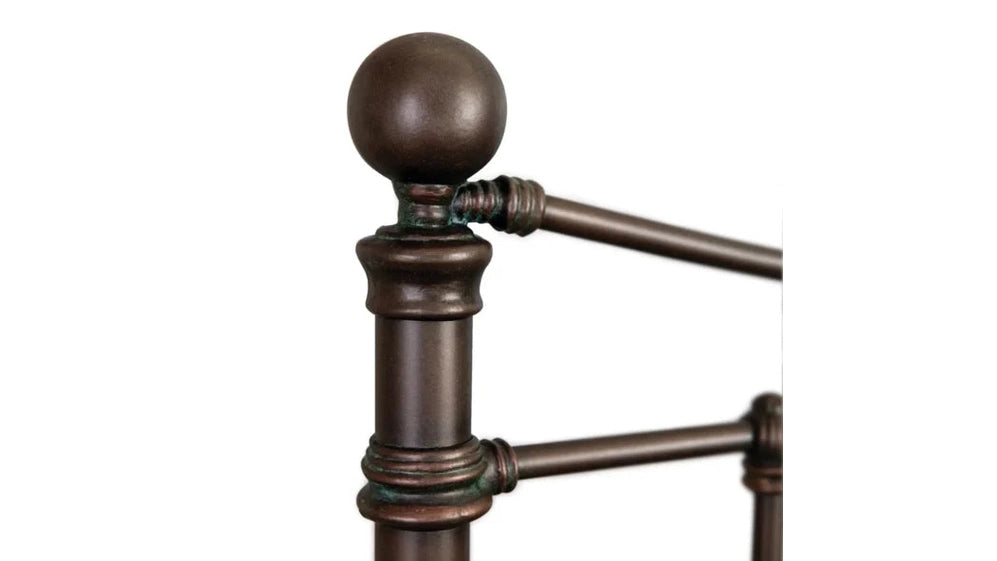Quati Iron Bed