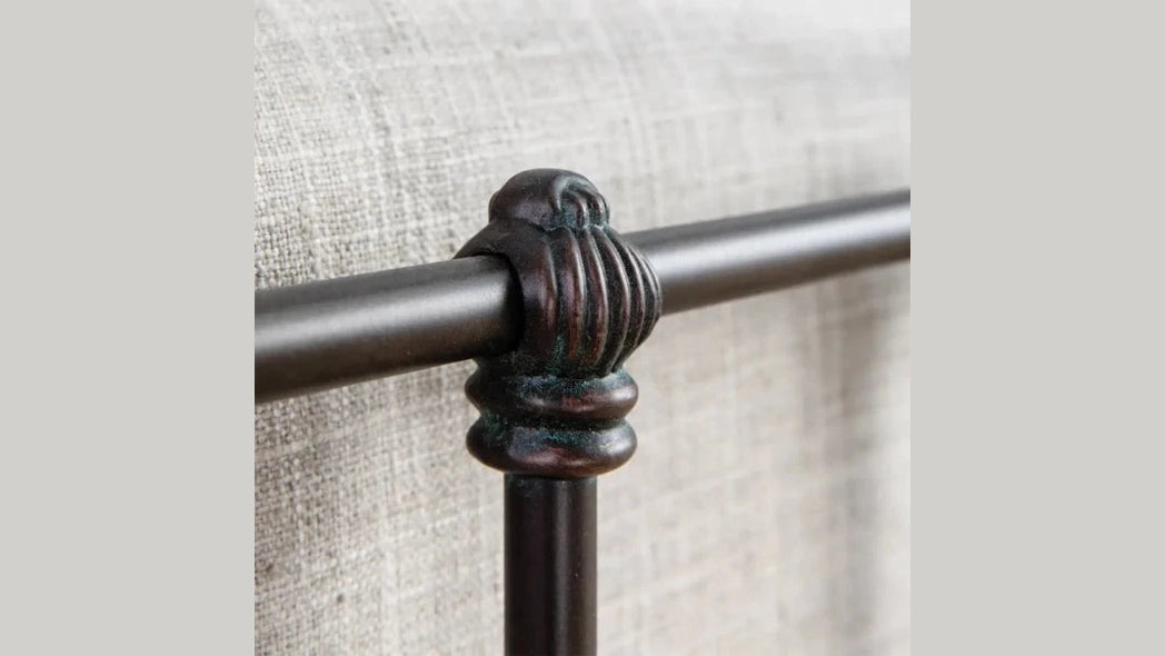 Quati Iron Bed