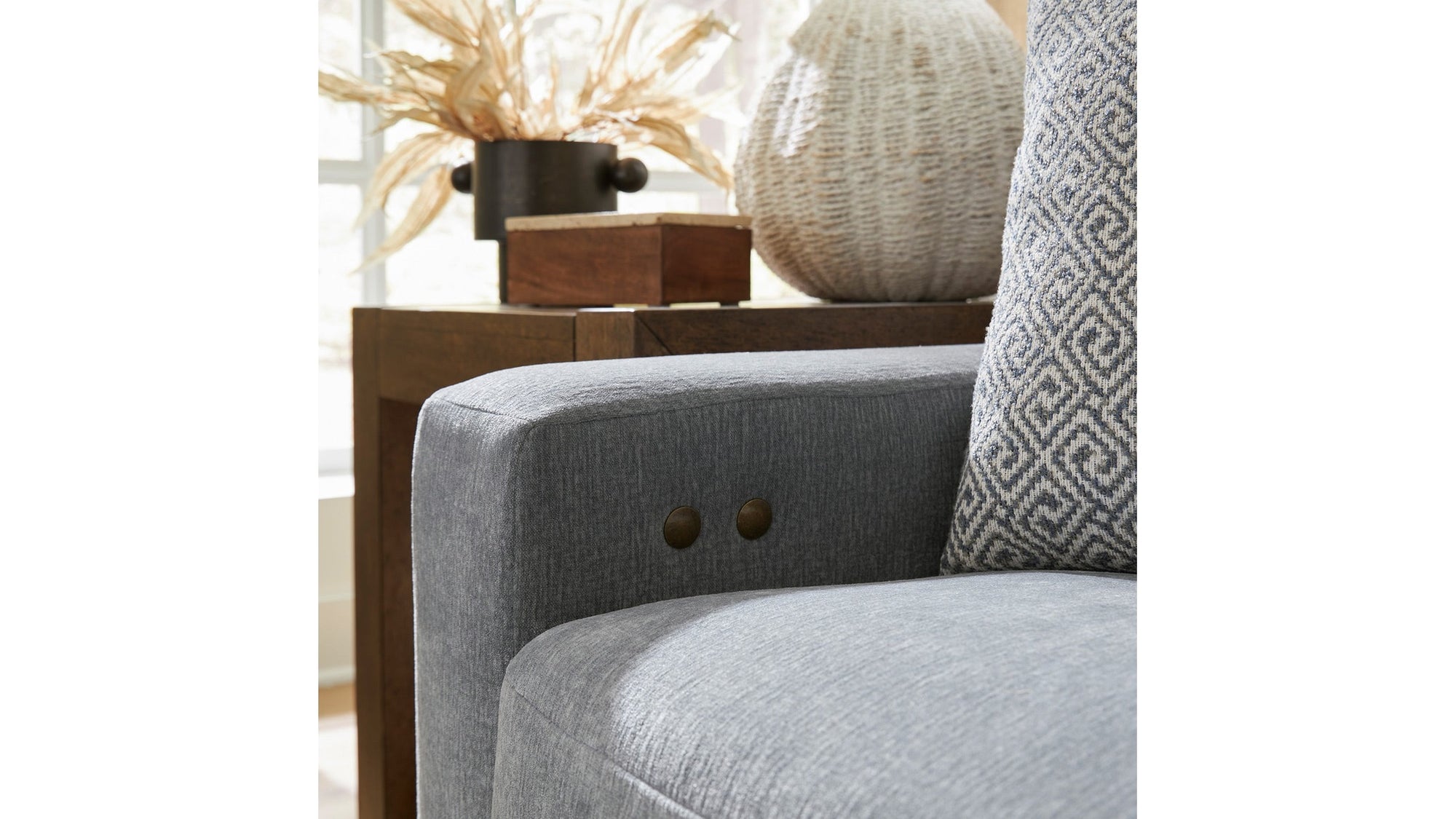 Cavrilly Modern Power Incliner Sofa