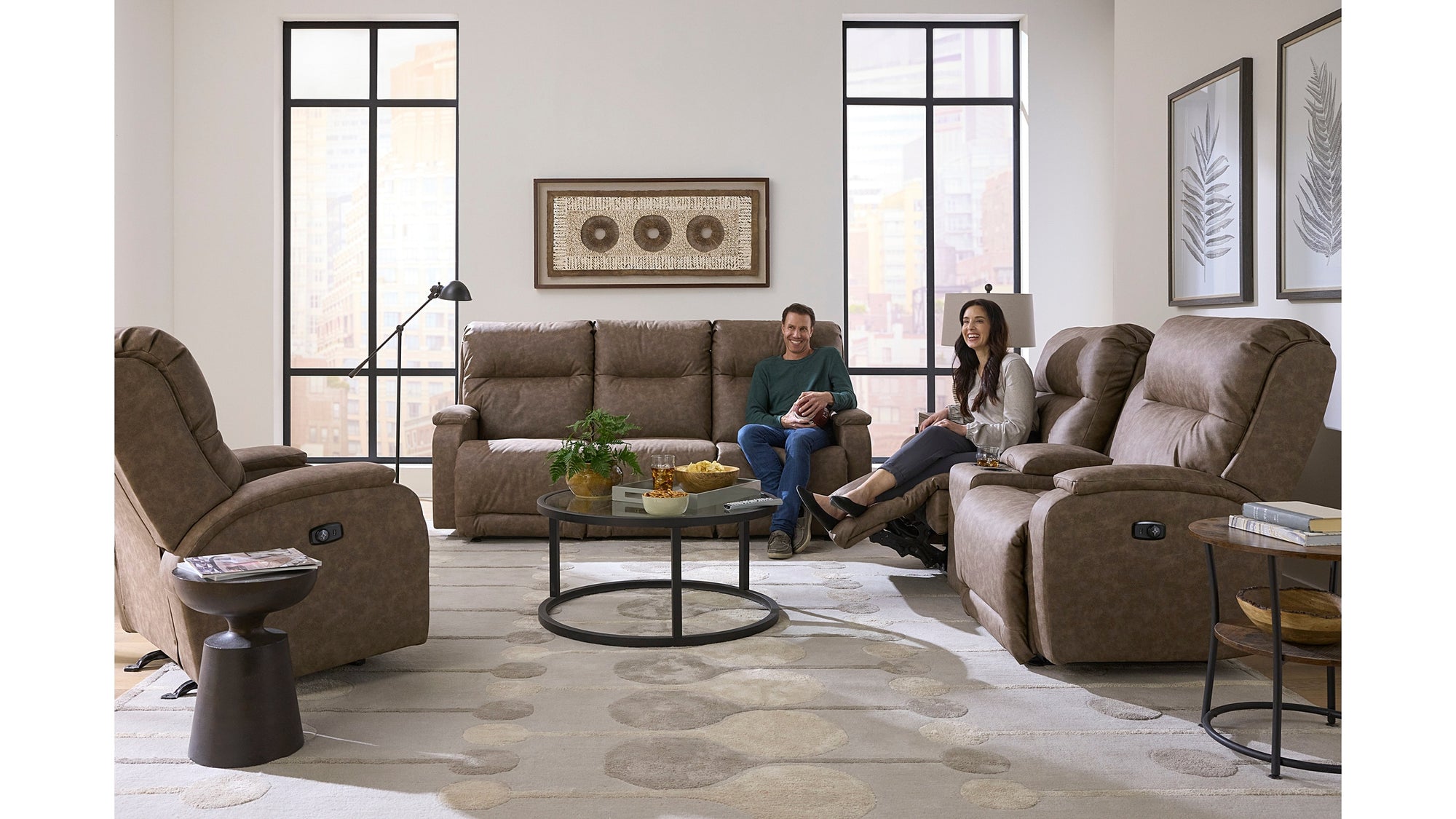 Maverly Reclining Loveseat