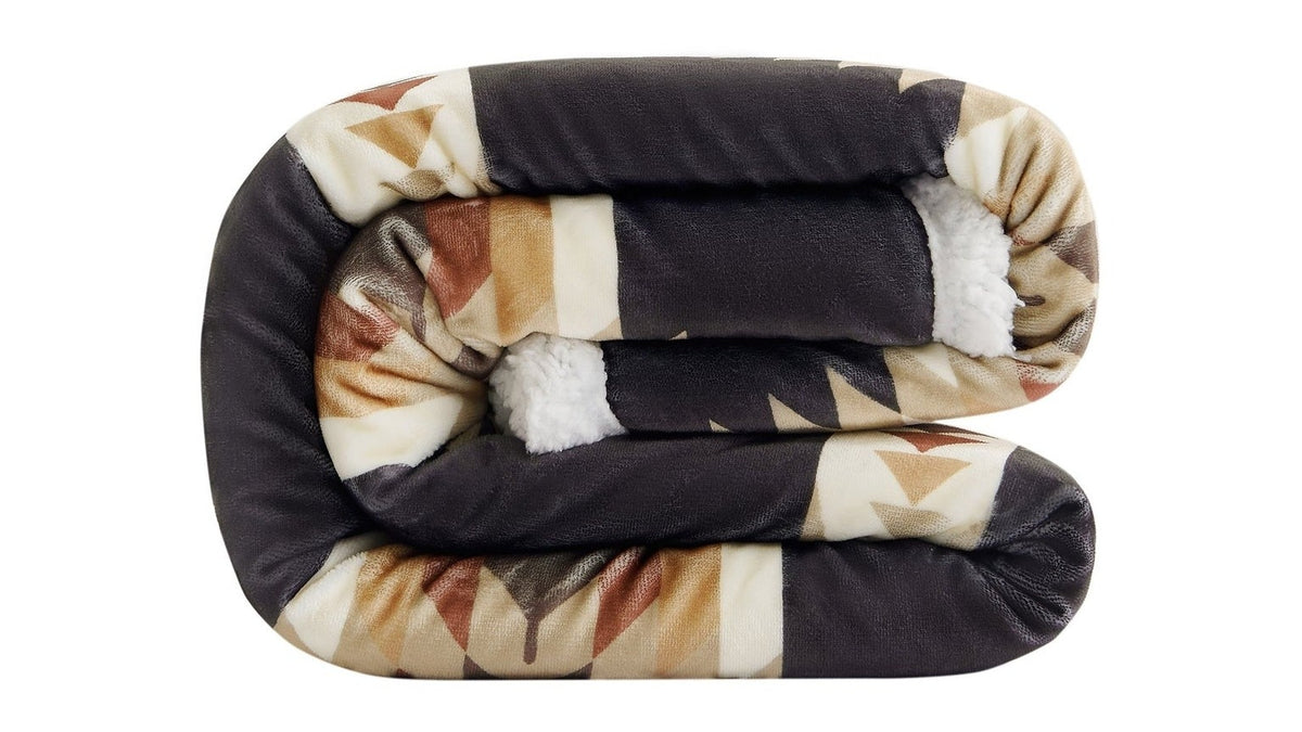 Campfire - Yosemite Campfire Sherpa Throw 6 Per Carton - Black