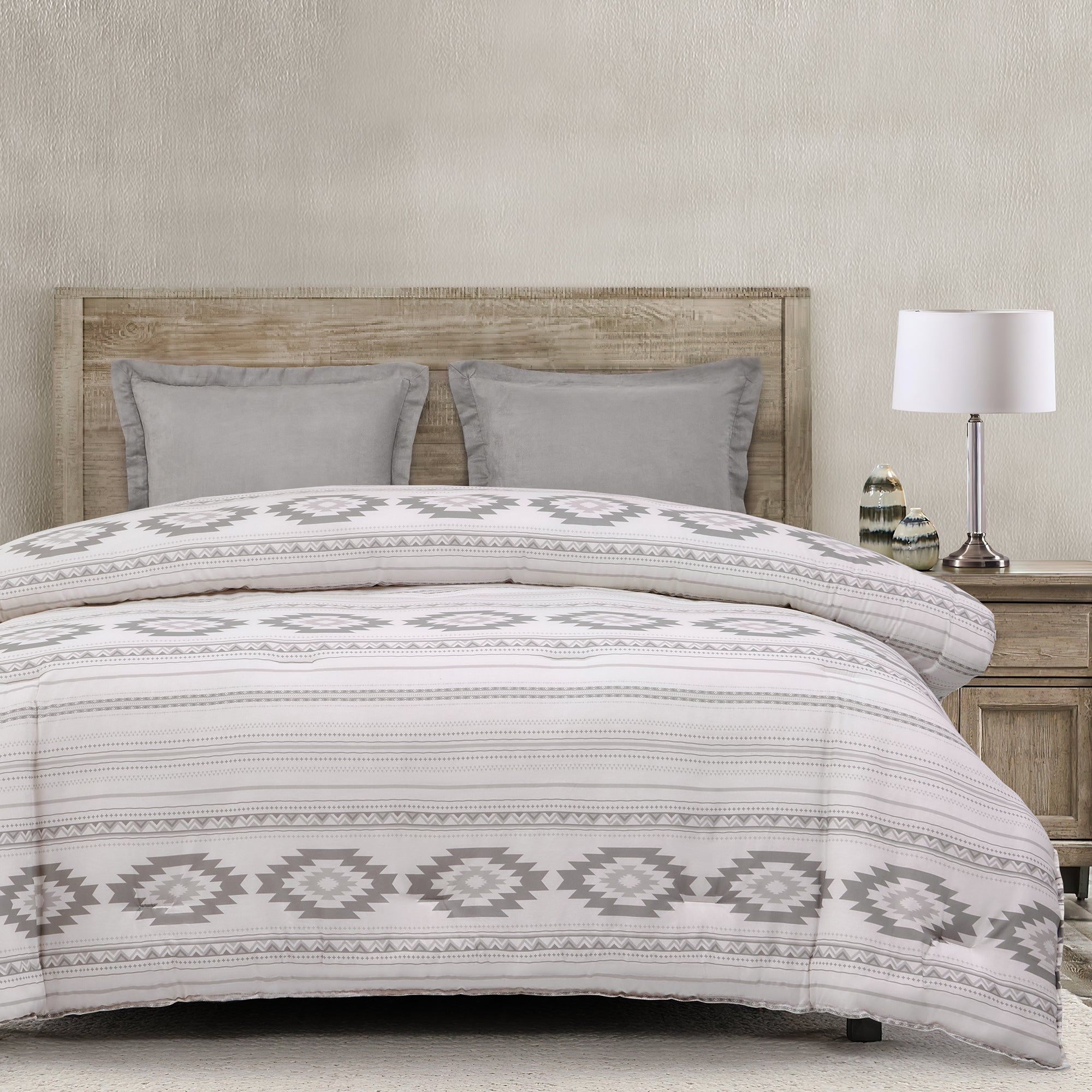 Free Spirit - King Comforter Set (Set of 4) - Gray / White