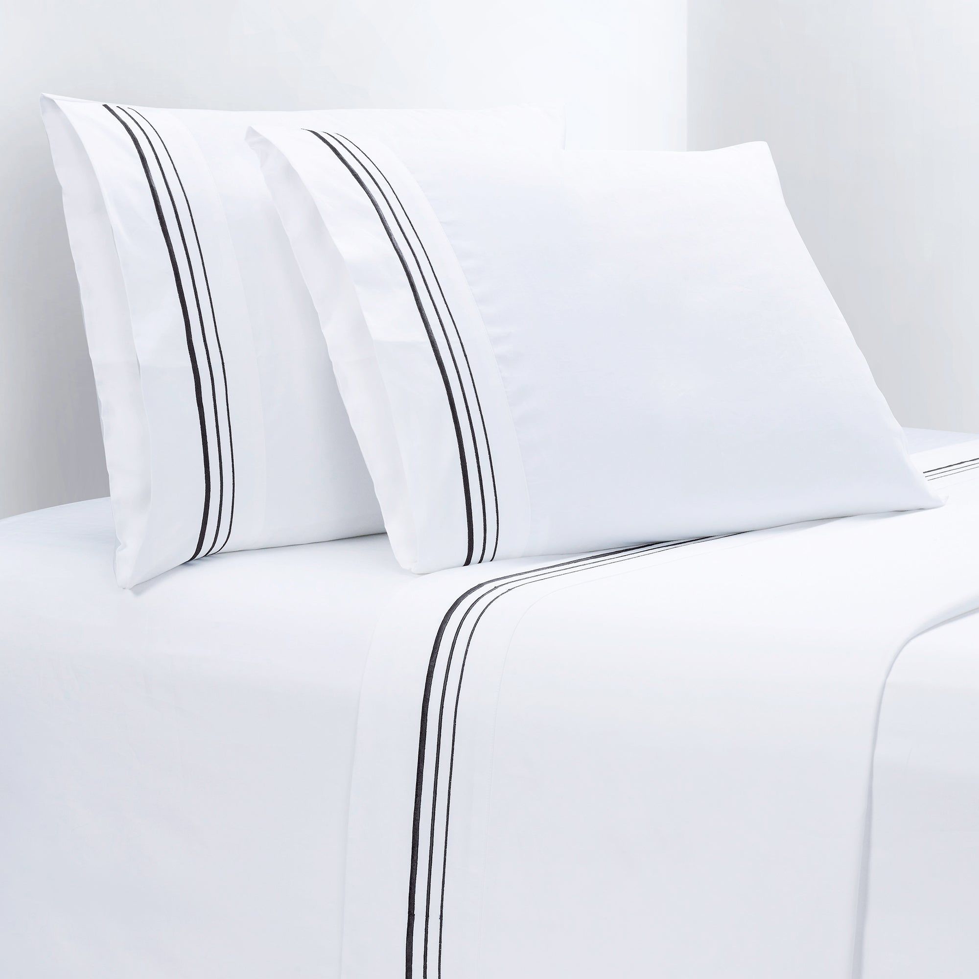Border Embroidery - King Sheet Set (Set of 4) - White / Black