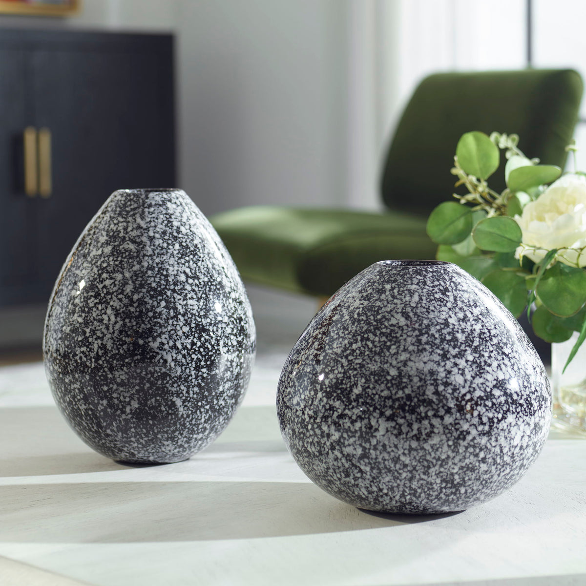 Cosmic - Black &amp; White Vases (Set of 2) - Black