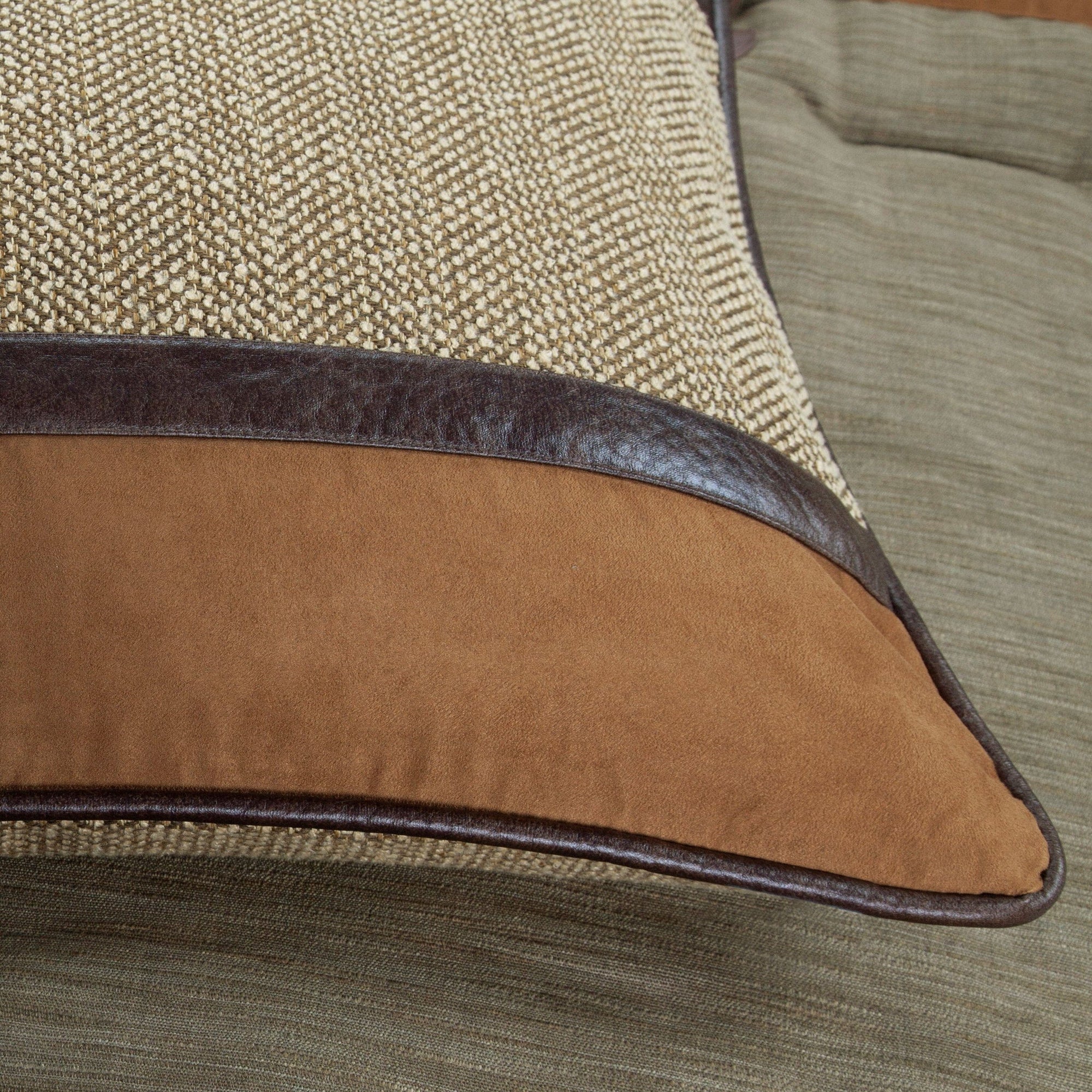 Highland Lodge - King Comforter Set (Set of 5) - Brown