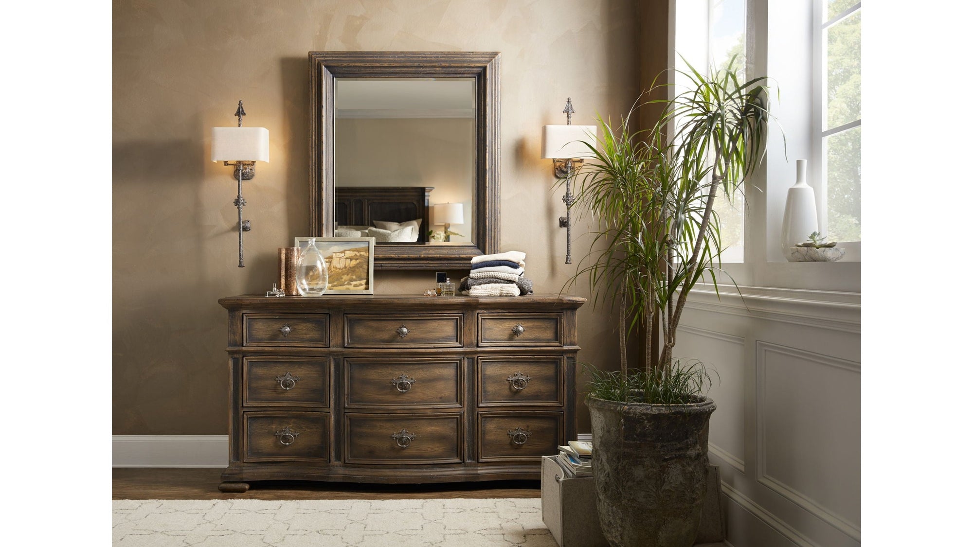Hill Country - Williamson 9-Drawer Dresser - Dark Brown