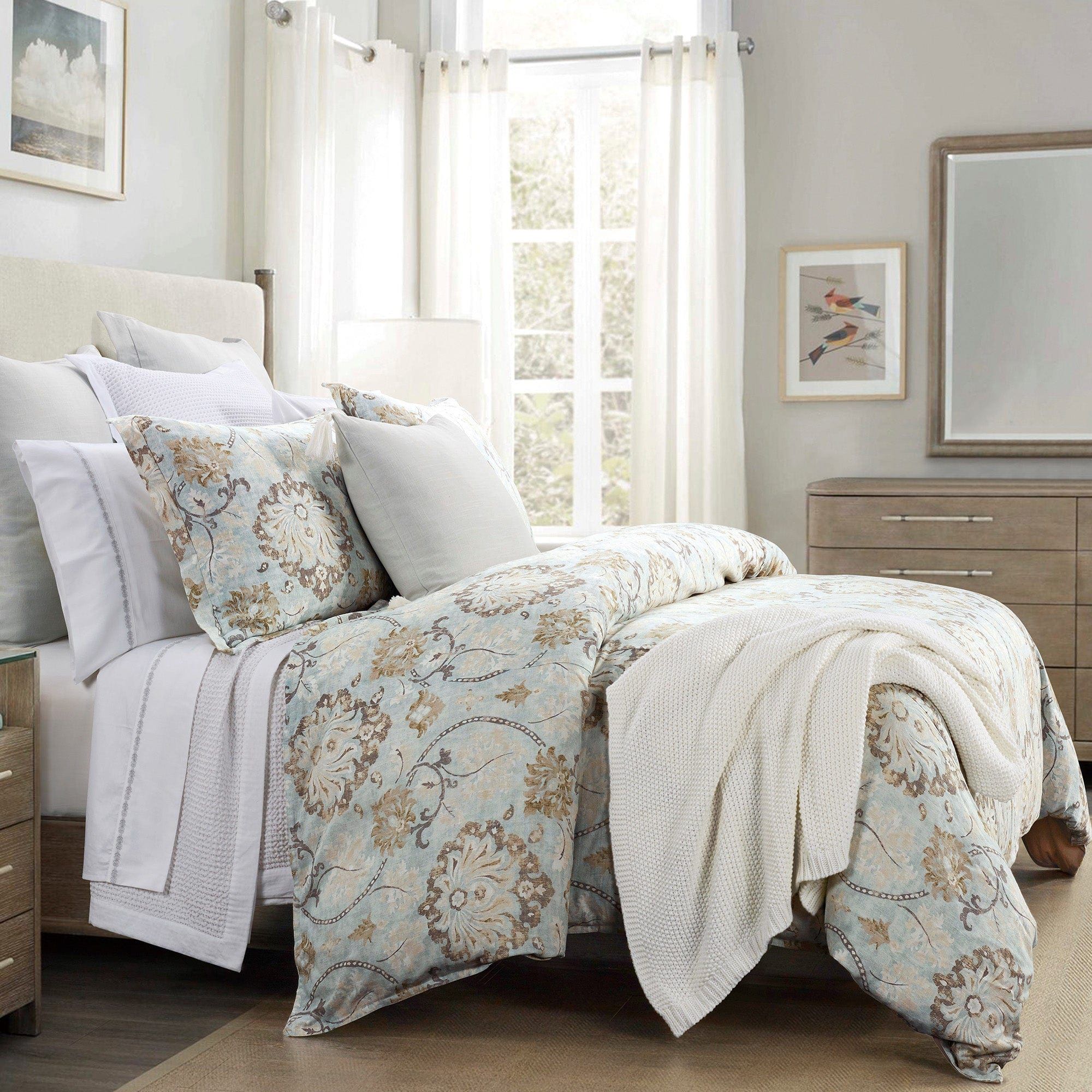 Dalia - Queen Comforter Set (Set of 3) - Light Blue