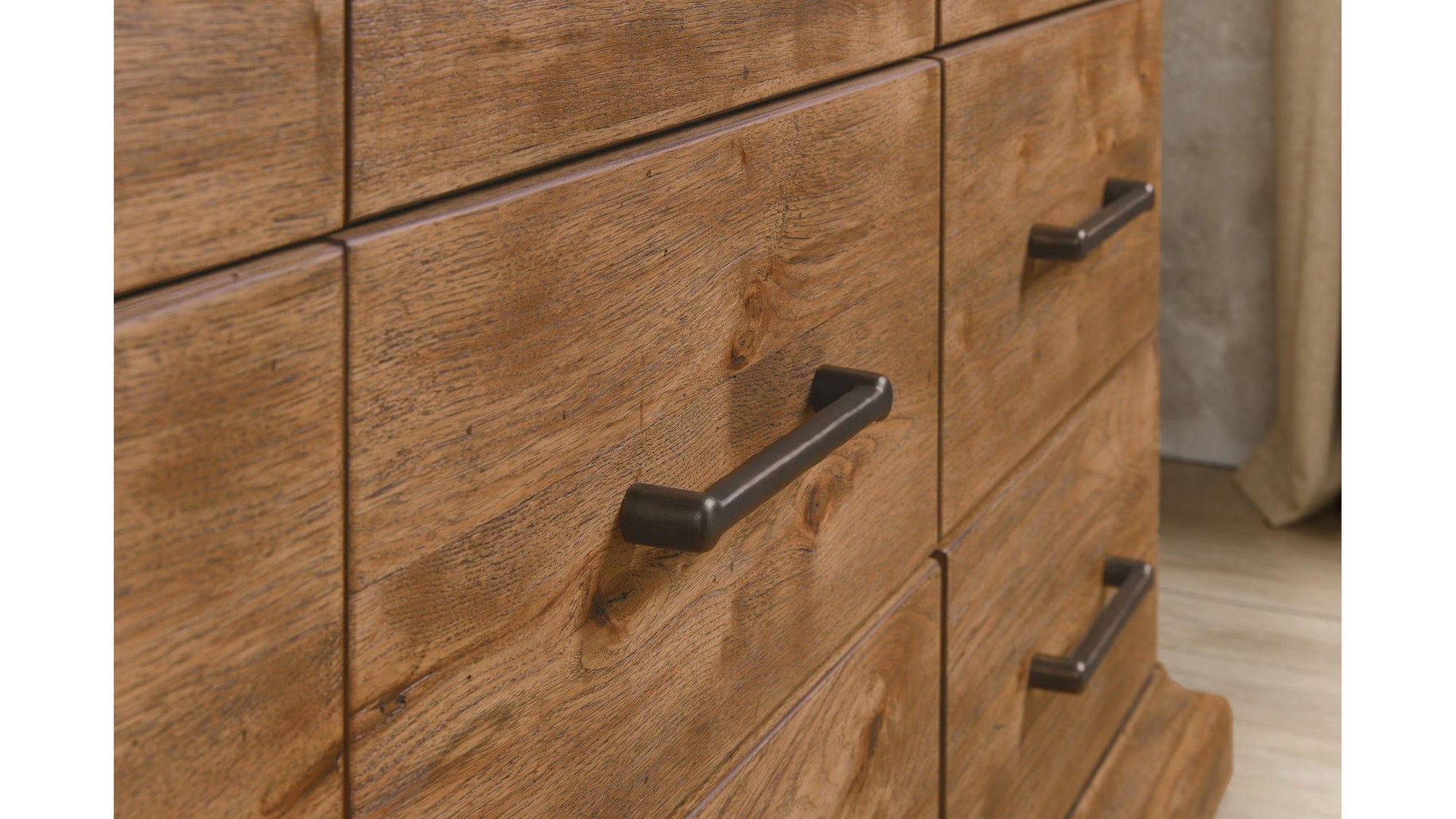 Big Sky - 9-Drawer Dresser - Light Brown