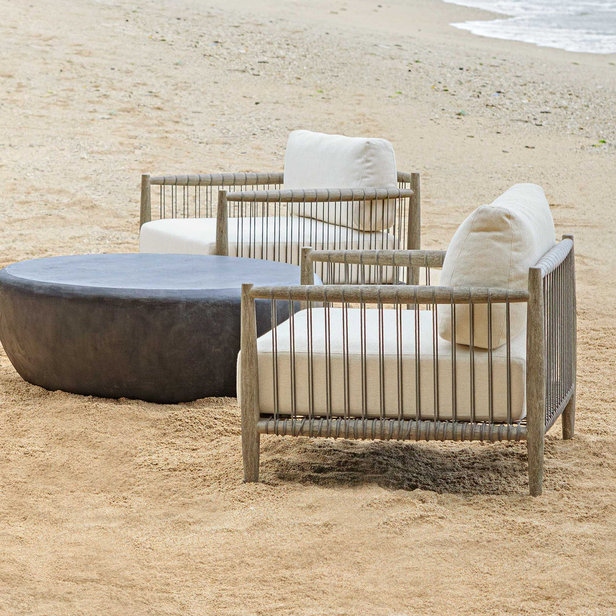Borneo - Outdoor Lounge Chair - White / Dark Gray