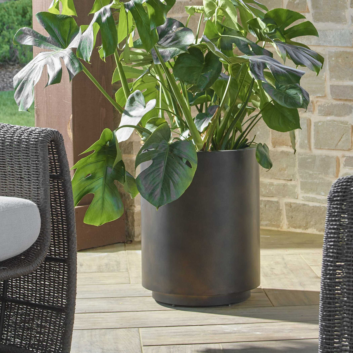 Volcan - Outdoor Planters (Set of 2) - Matte Bronze