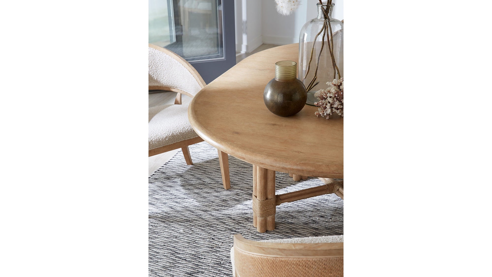 Retreat - Pole Rattan Round Dining Table With 1-20in Leaf
