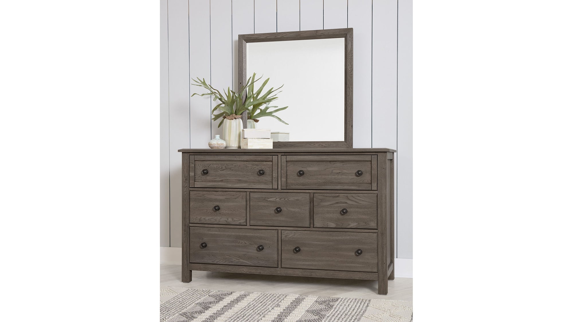 Custom Express - Dresser 7 Drawers