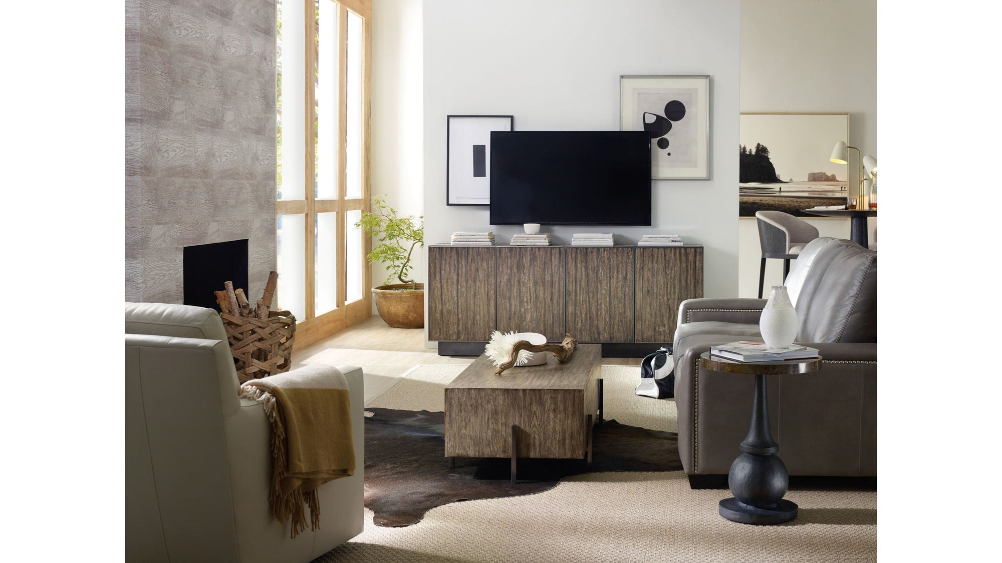 Curata - Accent Table - Light Brown / Black