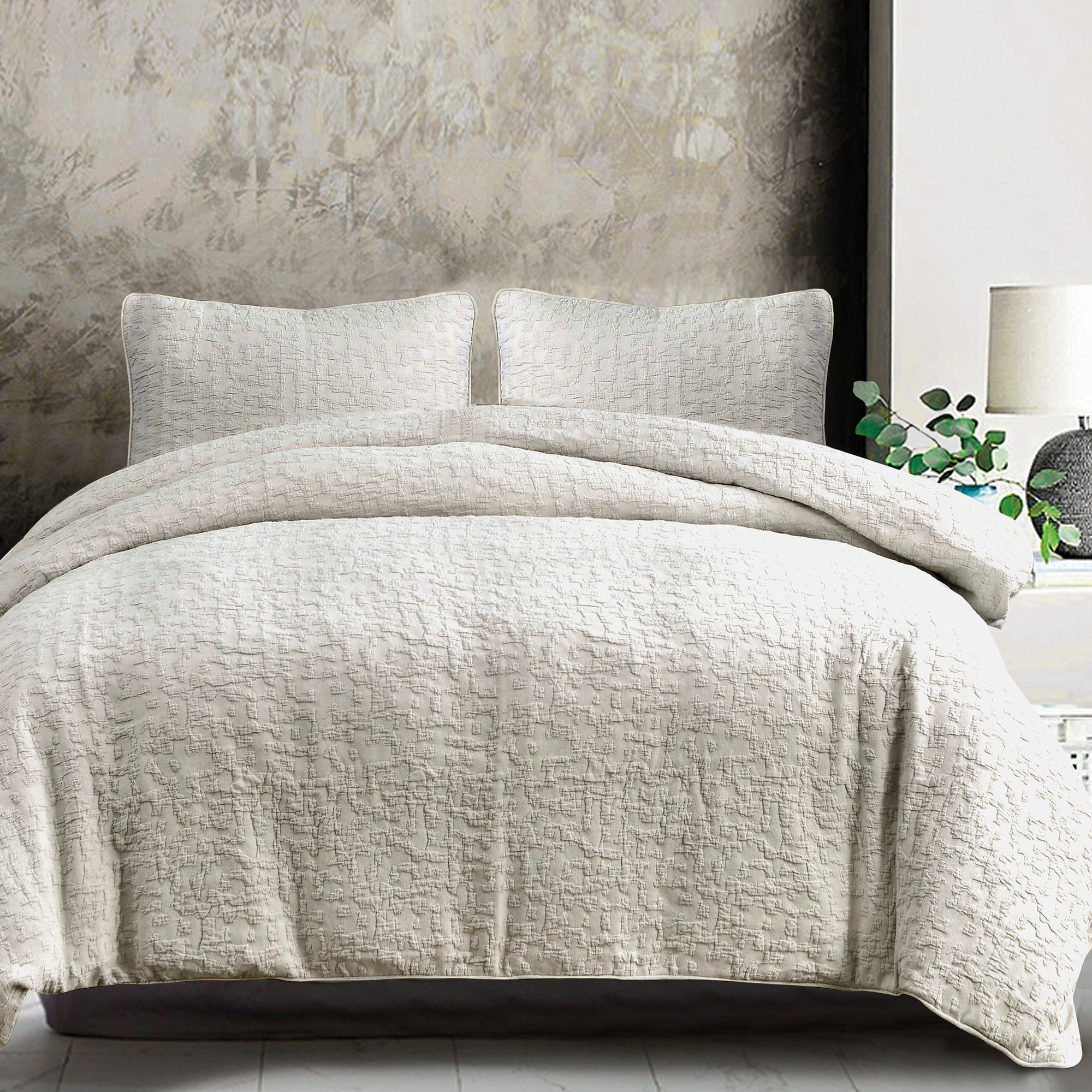Porto Matelasse - Queen Comforter Set (Set of 3) - Light Taupe
