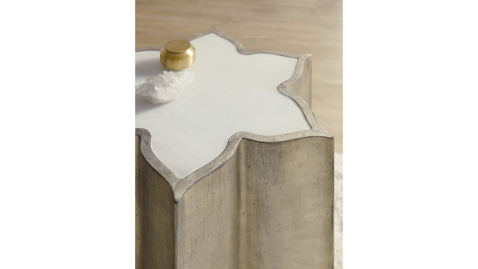 Sanctuary 2 - C Est La Vie Table