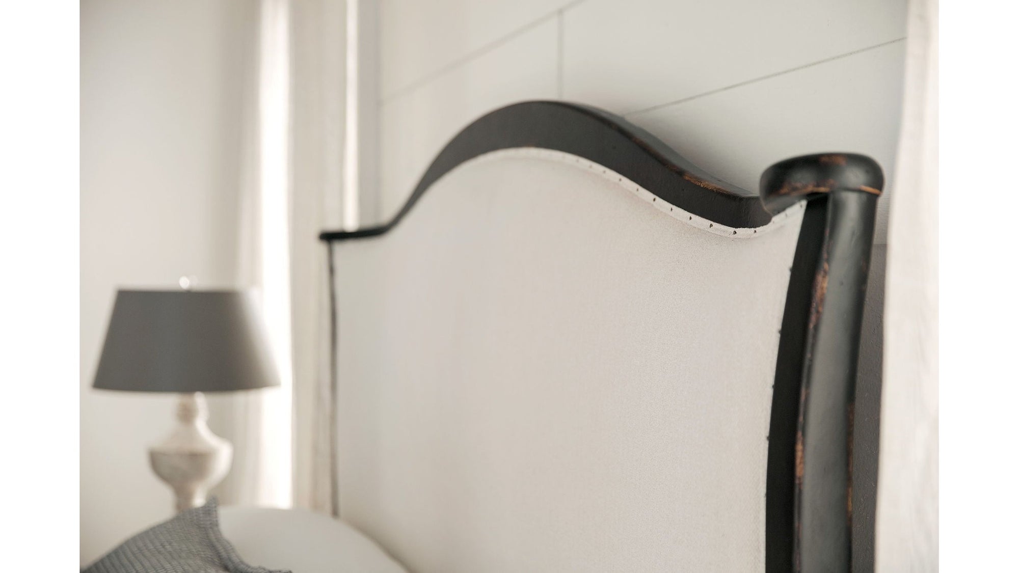 Ciao Bella - Upholstered Bed