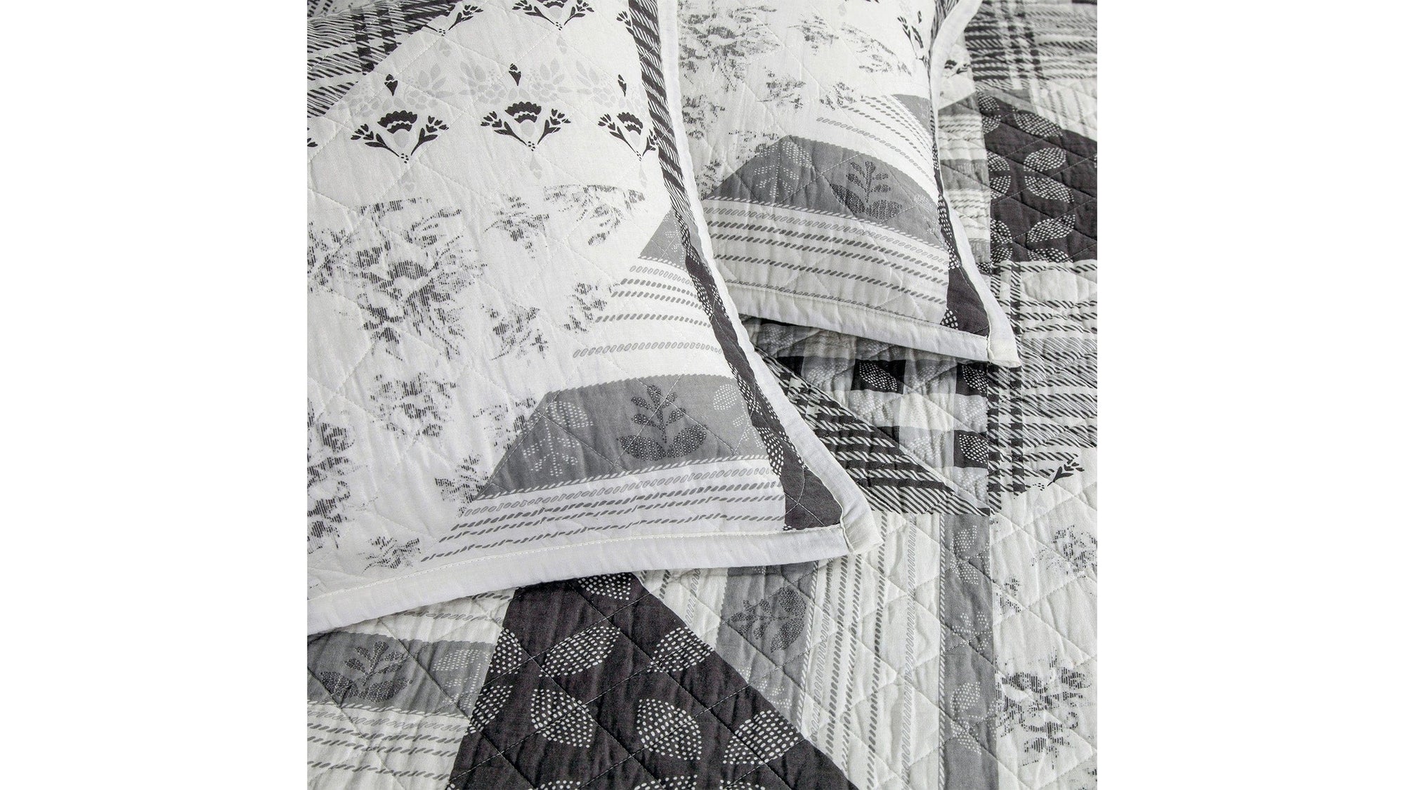 Patchwork Prairie - Twin Reversible Quilt Set Set of 2 - Black