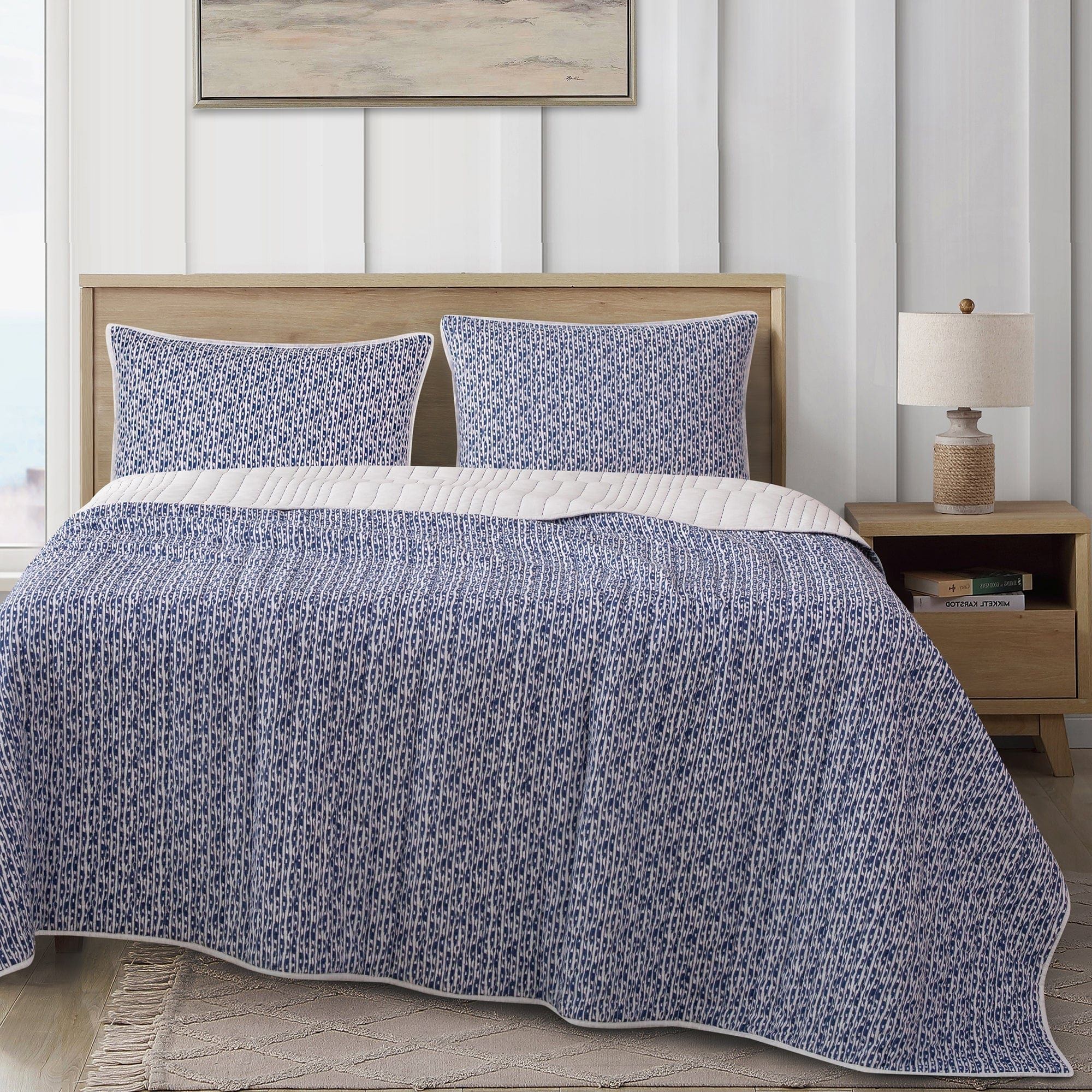 Indigo - King Staccato Reversible Quilt Set (Set of 3) - Blue / White