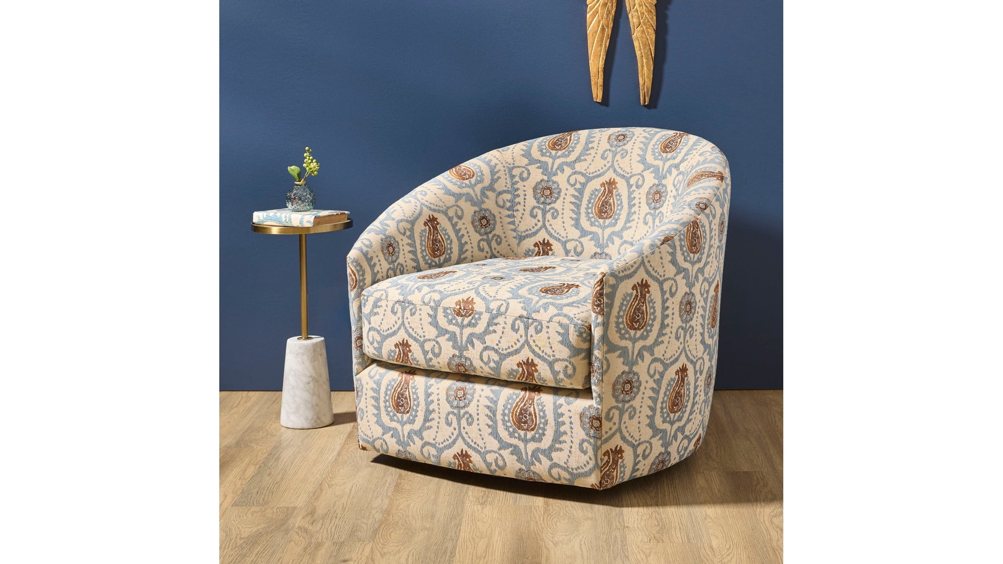 Shelly - Swivel Chair