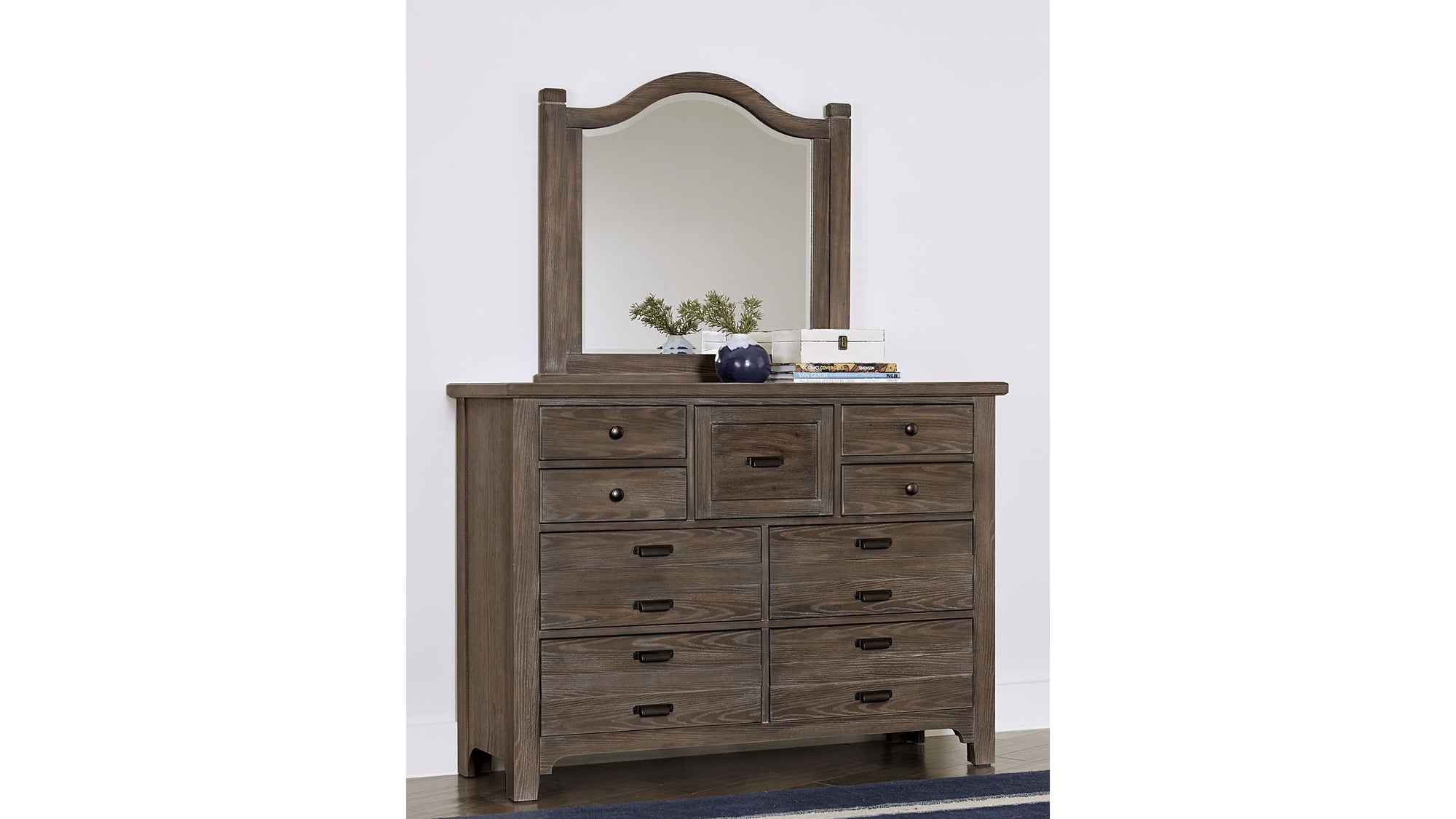 Bungalow - Master Dresser