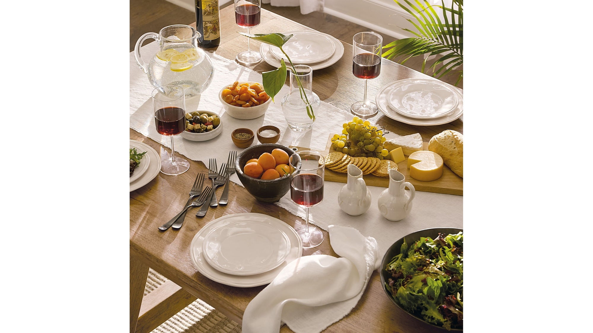 Vineyard Row - Rectangle Dining Table With 2-20" Leaves - Light Brown