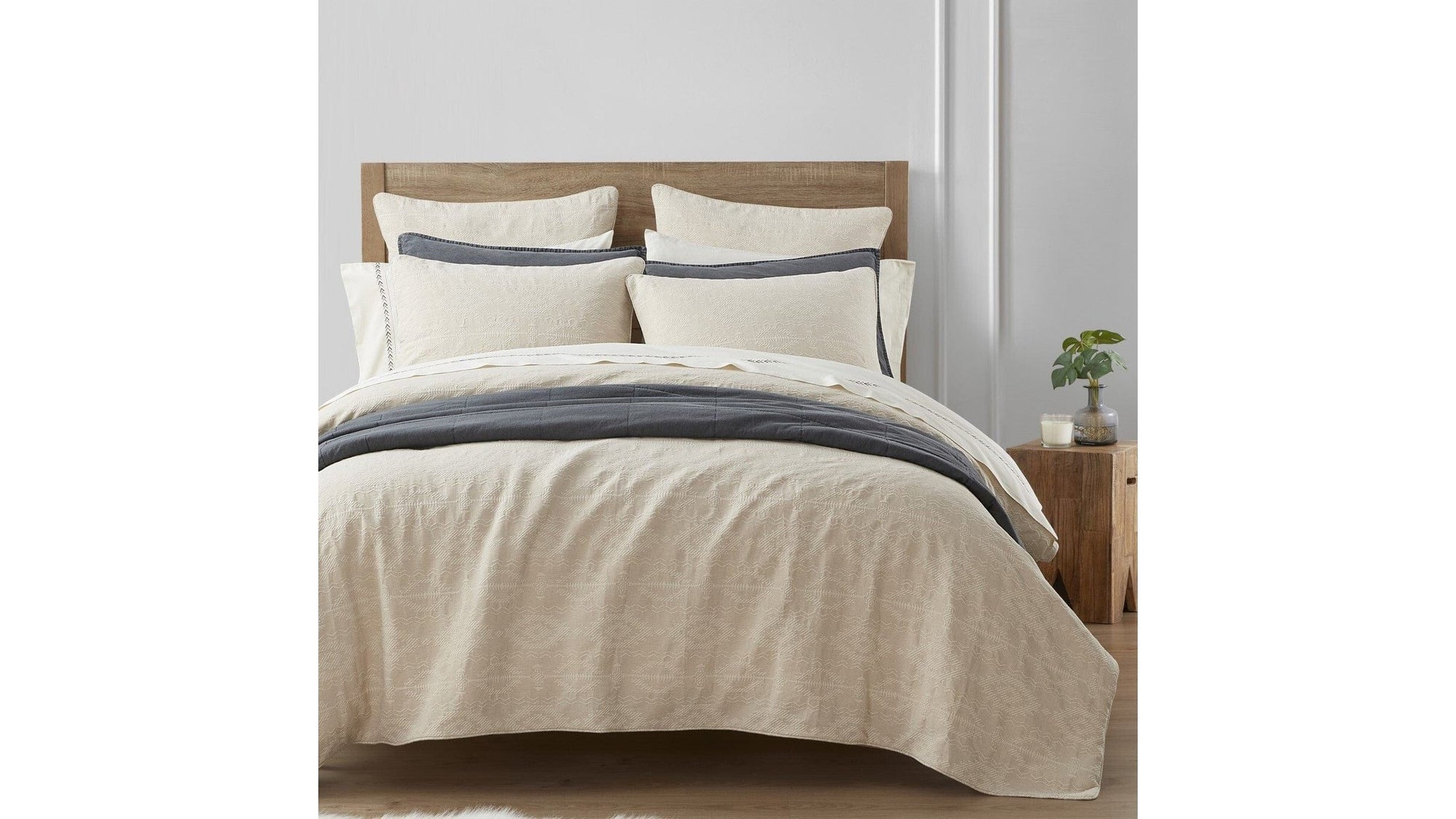 Tempe Matelasse - Queen Comforter Set Set of 3 - Sand