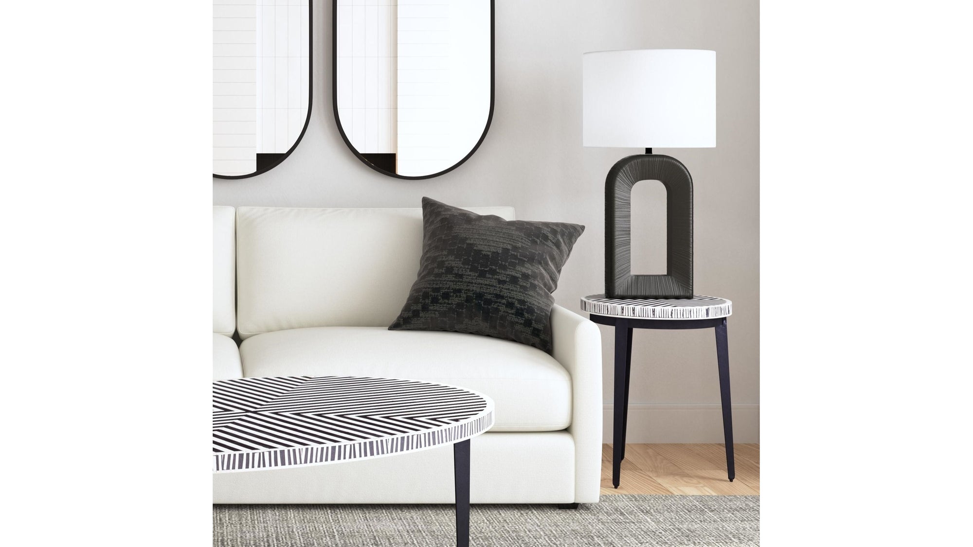 Leers - Table Lamp - Black / White