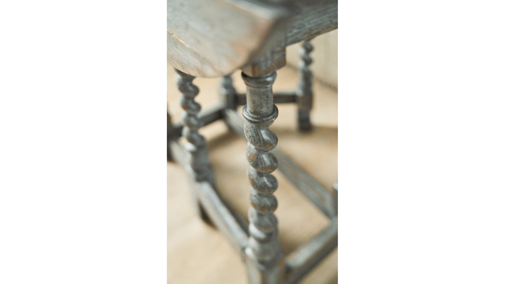 La Grange - Prause Gate Leg Round Table - Light Blue
