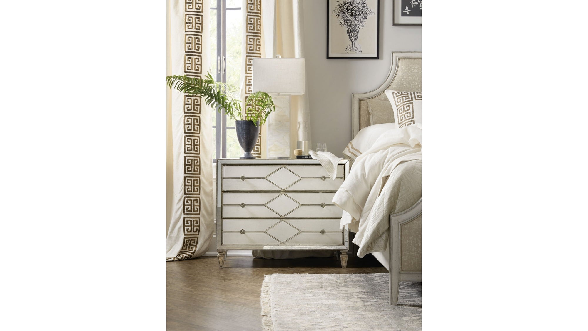 Sanctuary 2 - Queen Of Diamonds Bachelorette Chest - Light Brown / Pearl Silver
