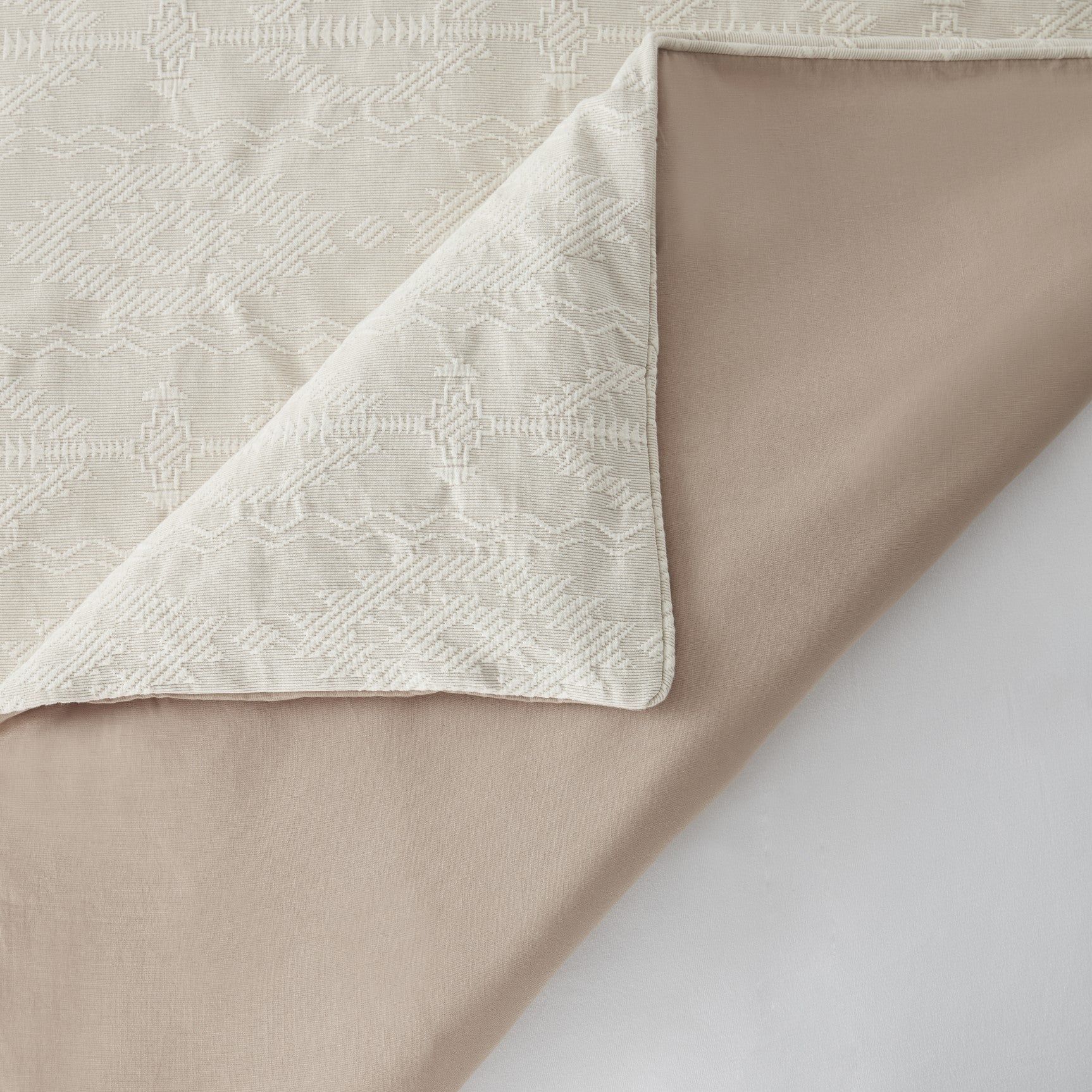 Tempe Matelasse - King Comforter Set (Set of 3) - Sand
