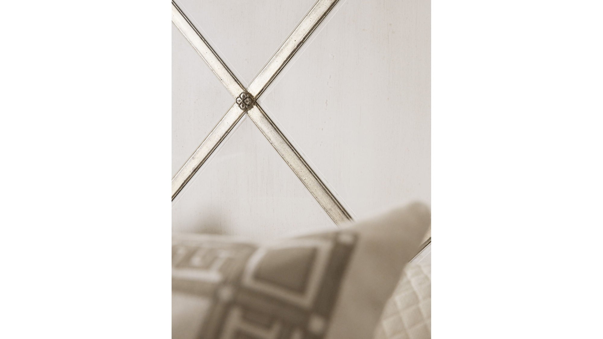 Sanctuary 2 - Diamont King Panel Bed