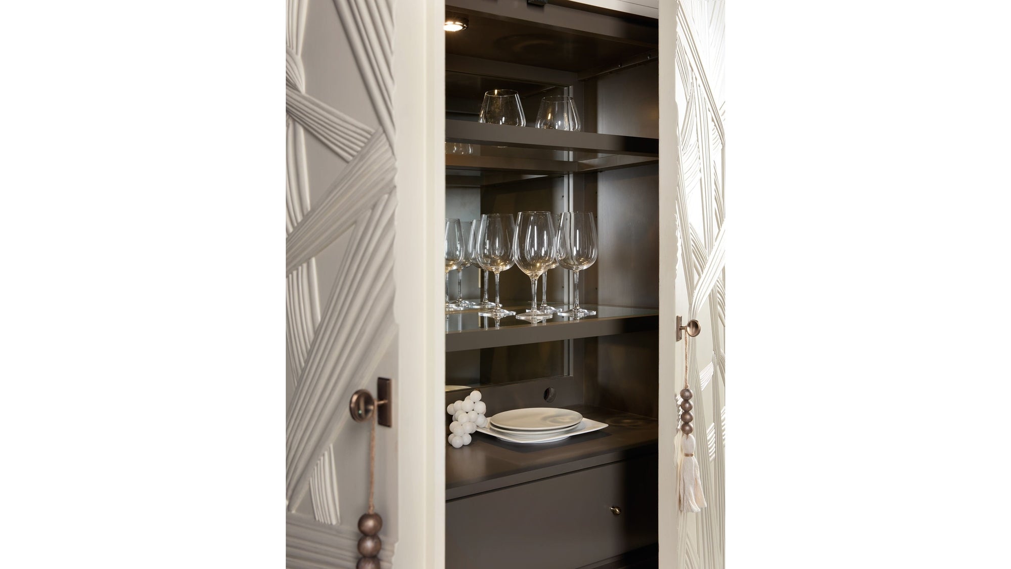 Melange - Dream Weaver Bar Cabinet - White